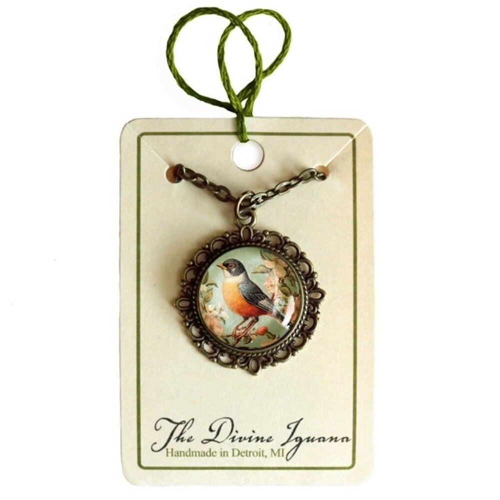 Vintage Robin Bird Necklace - Cottage Core Ornate Pendant - Antique Jewelry - Picture 5 of 6